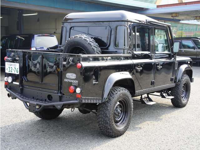 Land Rover Defender 8