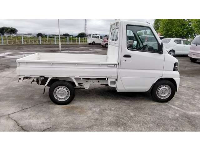 Nissan Clipper Truck 8