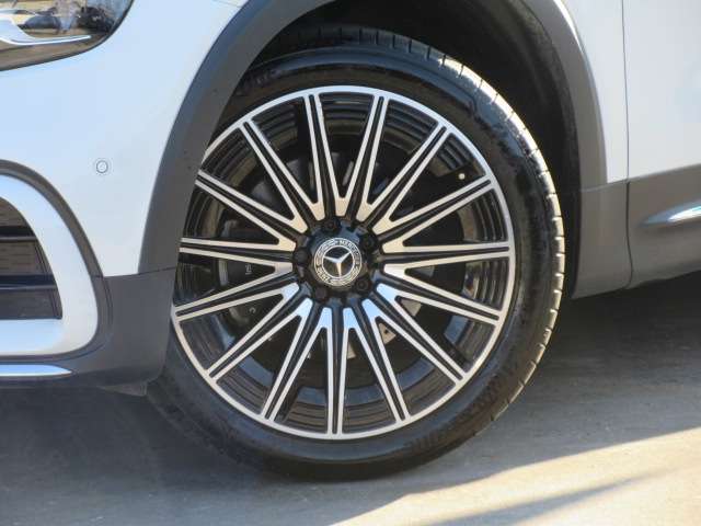 Mercedes-Benz GLB 12