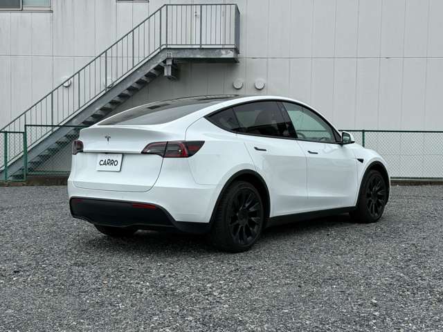 Tesla Model Y 9