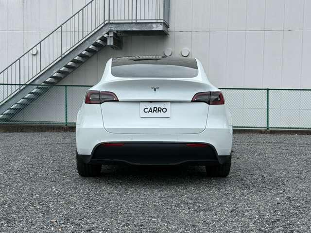 Tesla Model Y 10