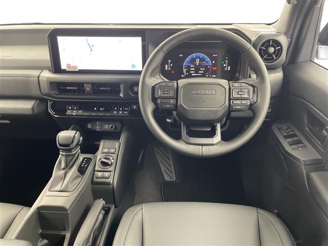Toyota Land Cruiser FJ 10