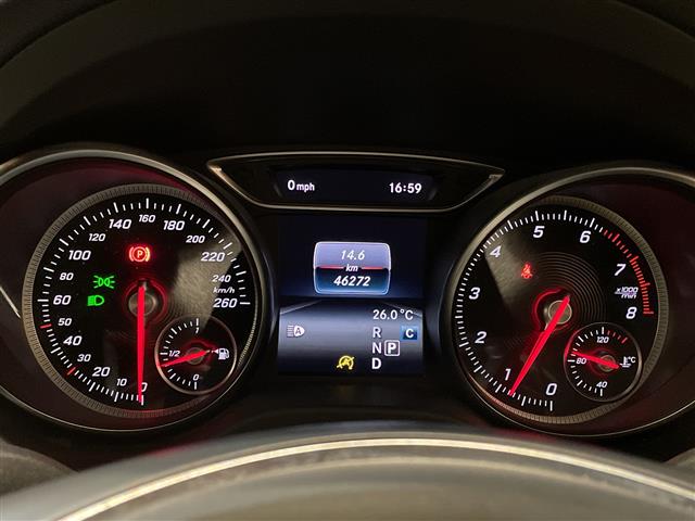 Mercedes-Benz GLA-Class 12