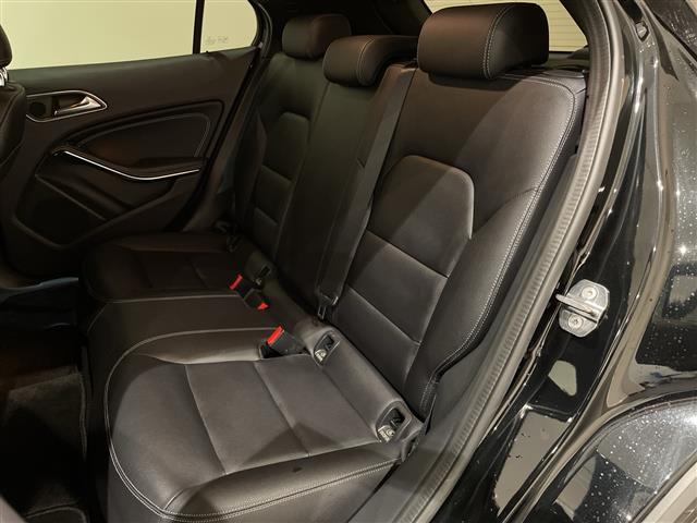 Mercedes-Benz GLA-Class 7