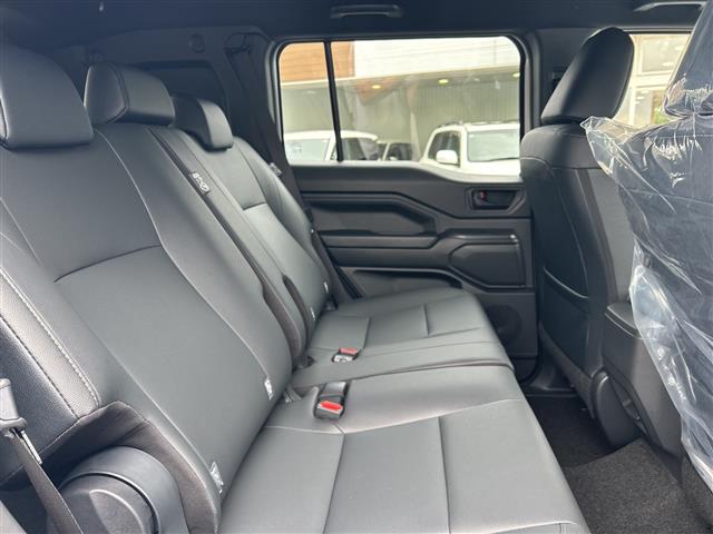 Toyota Land Cruiser FJ 10