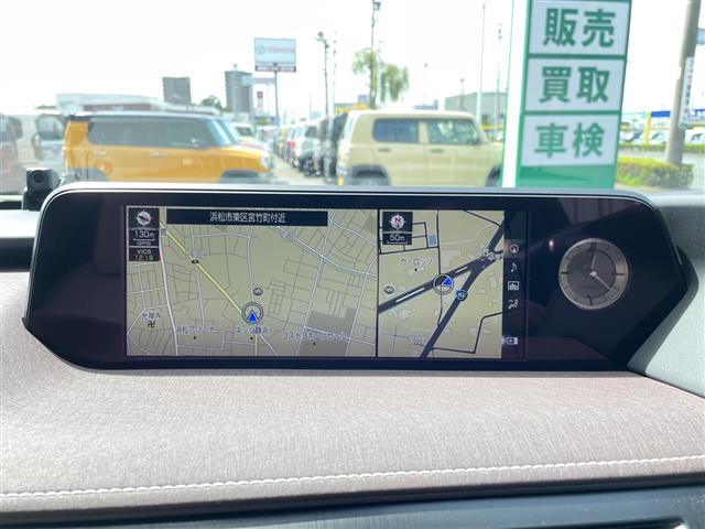 Lexus UX 5
