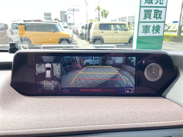 Lexus UX 6