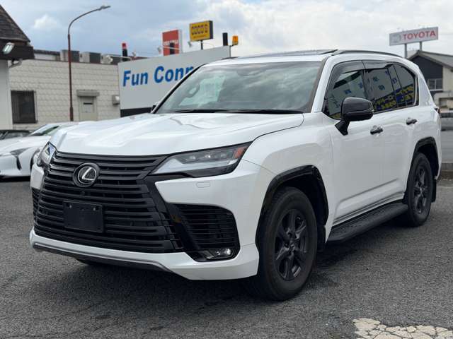 Lexus LX 11