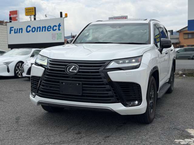 Lexus LX 12