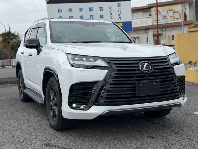 Lexus LX 2