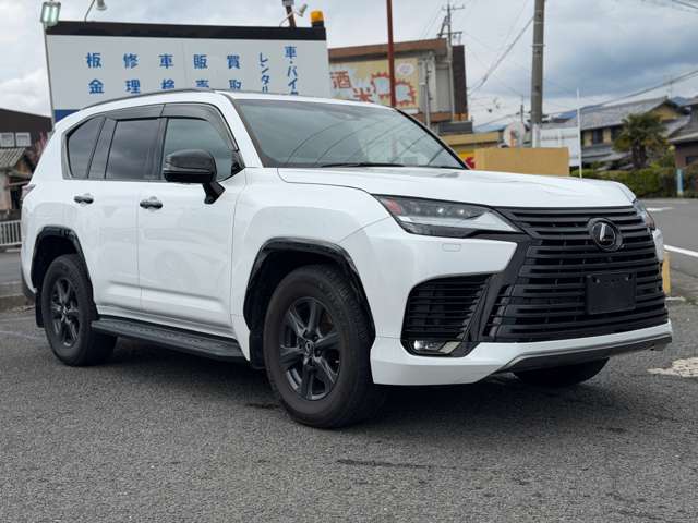 Lexus LX 3