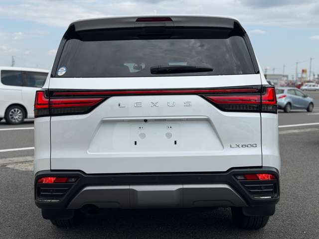 Lexus LX 7