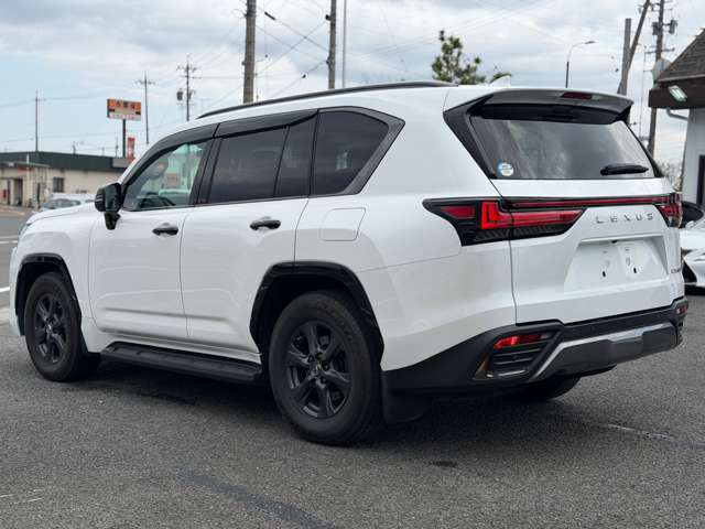 Lexus LX 9