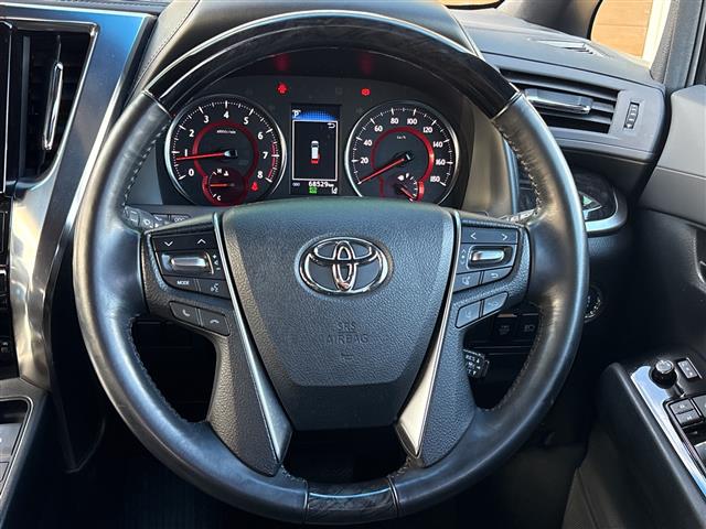 Toyota Alphard 12