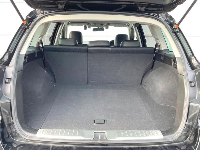 Subaru Legacy Outback 11