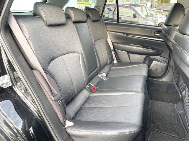 Subaru Legacy Outback 9