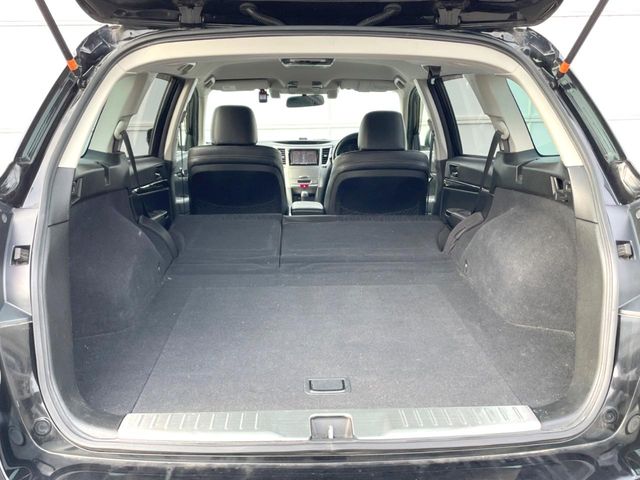 Subaru Legacy Outback 10
