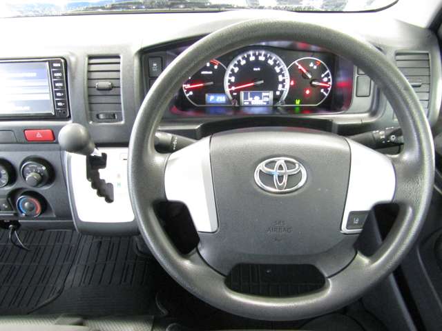 Toyota Regius Ace 5