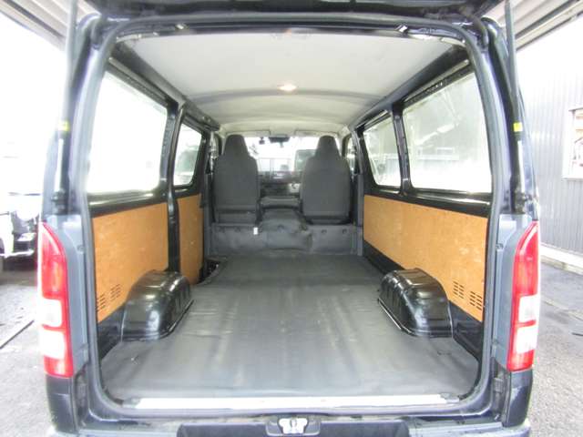 Toyota Regius Ace 8
