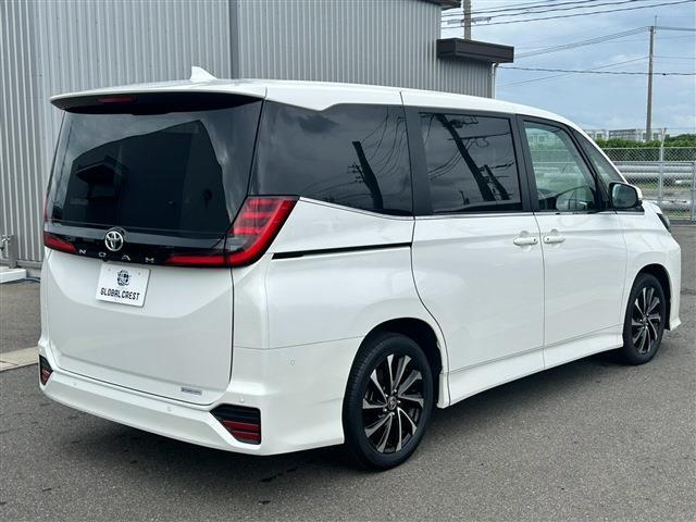 Toyota Noah 6