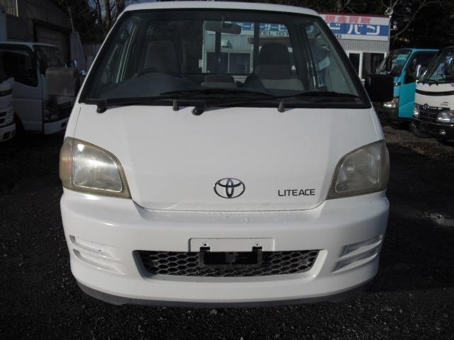 Toyota Light Ace Truck 2