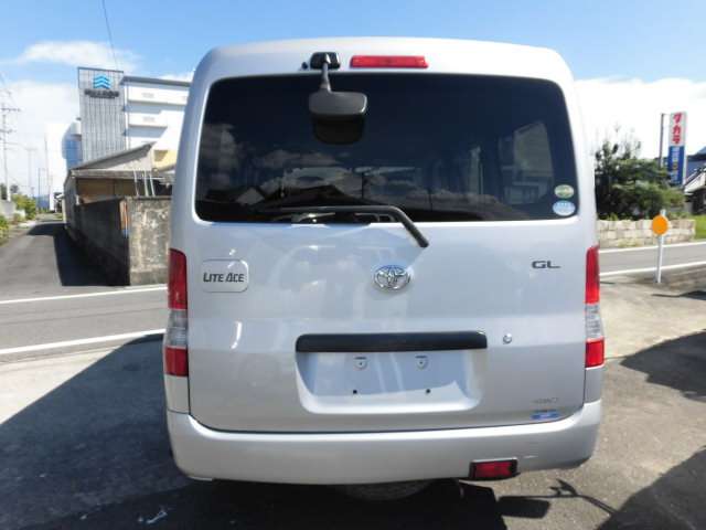 Toyota Light Ace Van 5