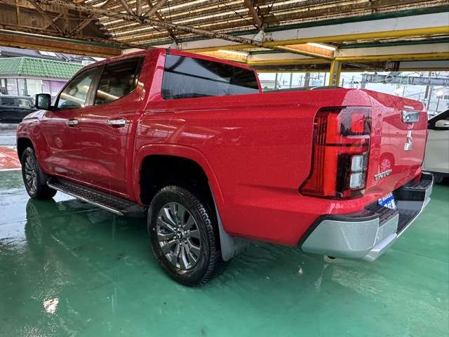 Mitsubishi Triton 4