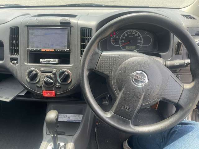 Nissan AD 10