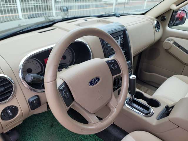 Ford Explorer Sport Trac 11