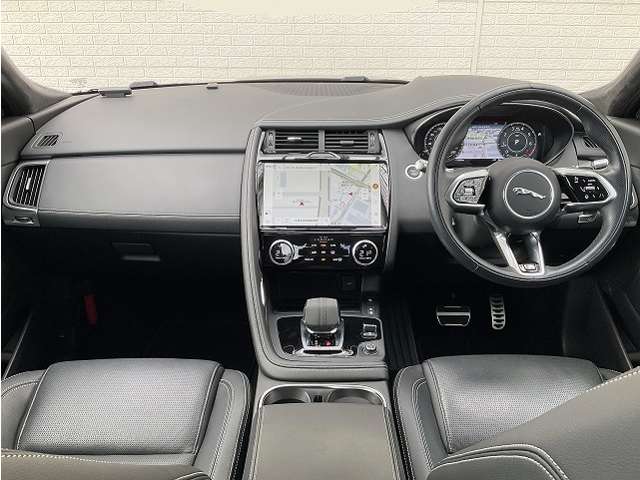 Jaguar E-Pace 3