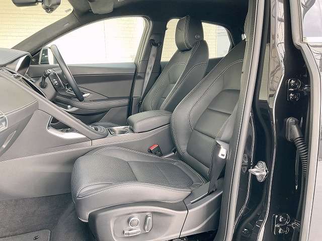 Jaguar E-Pace 5