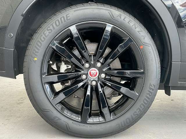 Jaguar E-Pace 6