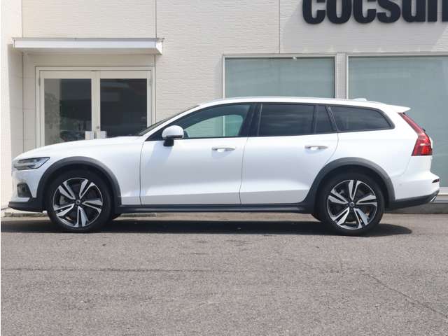 Volvo V60 Cross Country 11
