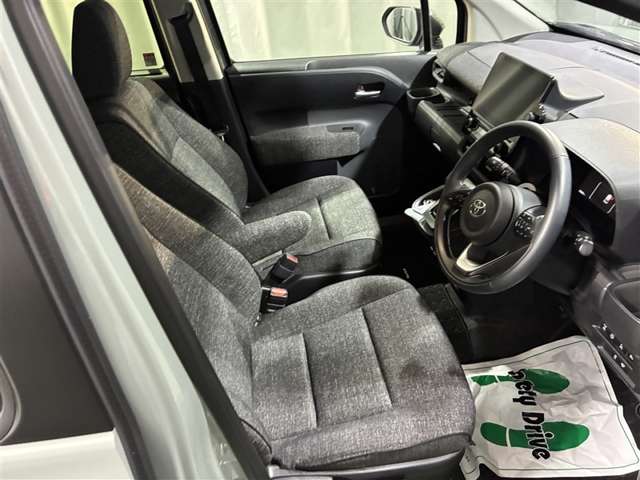 Toyota Sienta 6