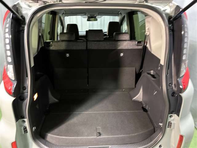 Toyota Sienta 10