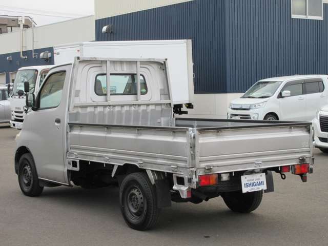Toyota Light Ace Truck 4