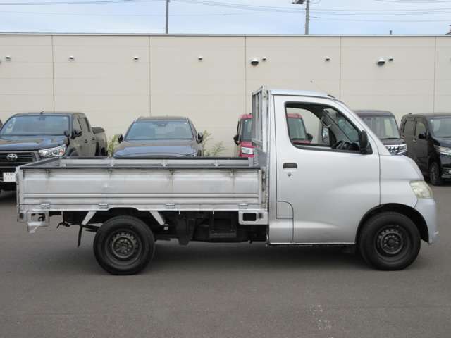 Toyota Light Ace Truck 7