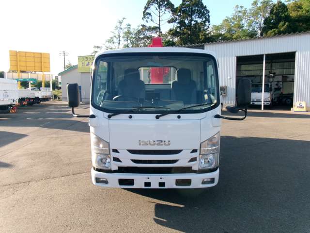 Isuzu Elf 2
