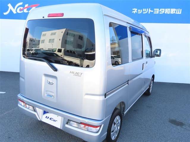 Daihatsu Hijet Cargo 12