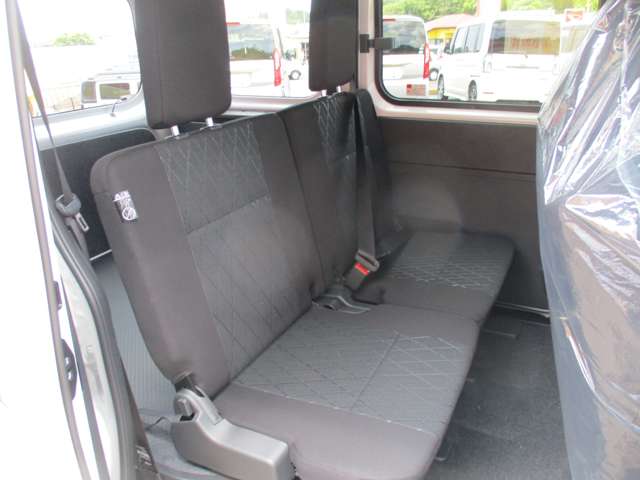 Daihatsu Atrai 12