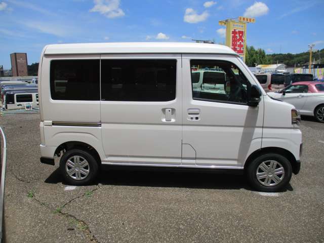 Daihatsu Atrai 7