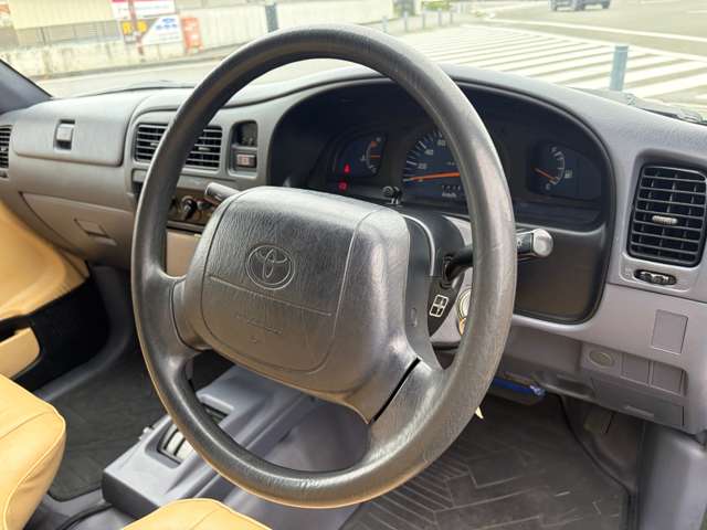 Toyota Hilux 4