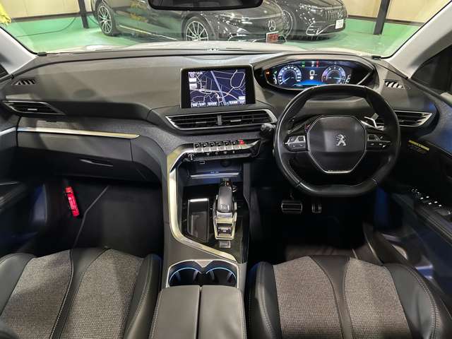 Peugeot 5008 6