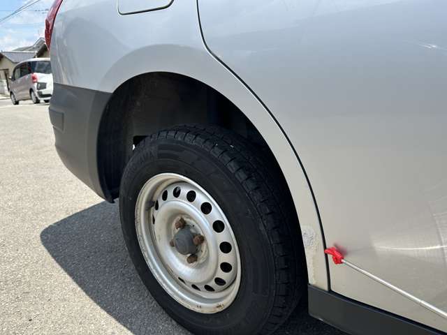 Nissan AD 11