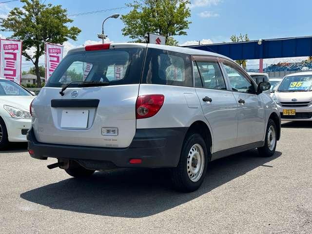 Nissan AD 4