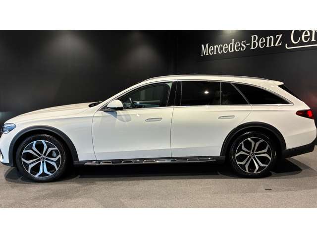 Mercedes-Benz E-Class All-Terrain 2
