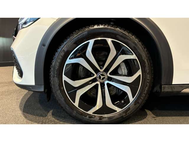Mercedes-Benz E-Class All-Terrain 5