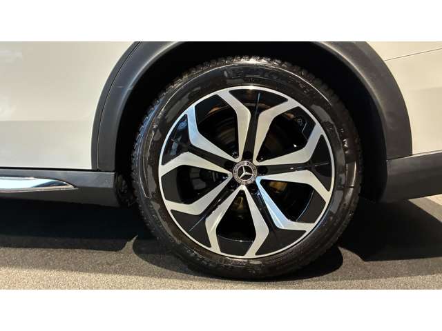 Mercedes-Benz E-Class All-Terrain 6