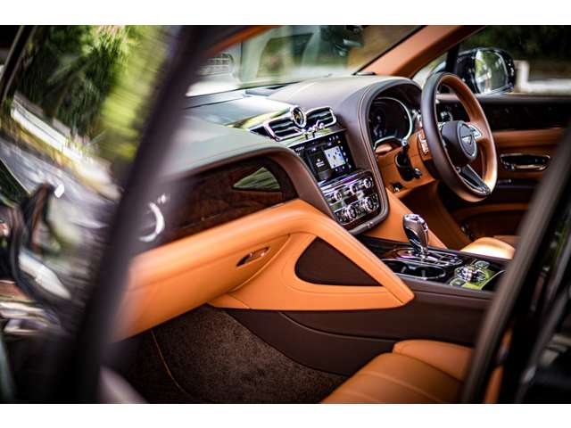 Bentley Bentayga 7