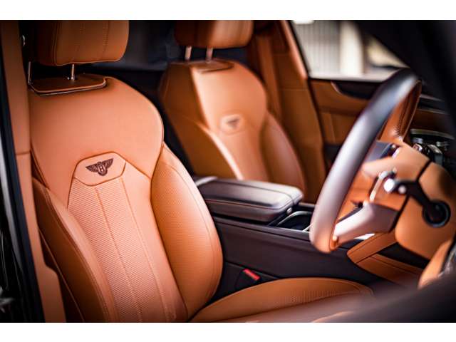 Bentley Bentayga 10